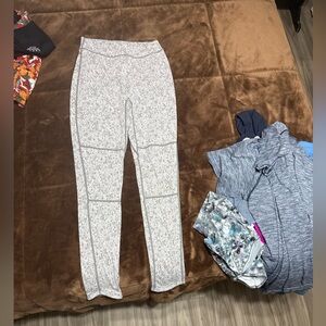 Woman’s size medium Gymshark Gray Patterned Leggings
